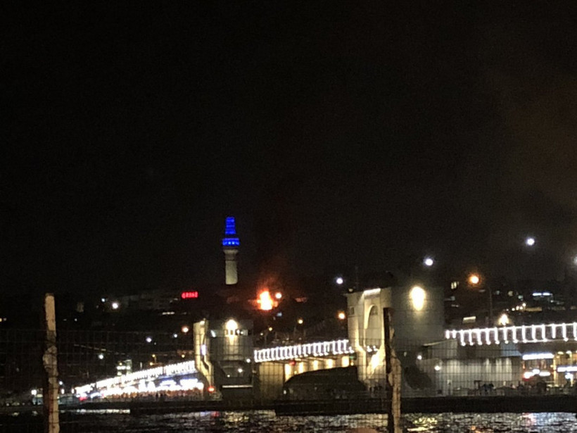 Eminönü'nde bir iş hanında yangın - Resim: 1