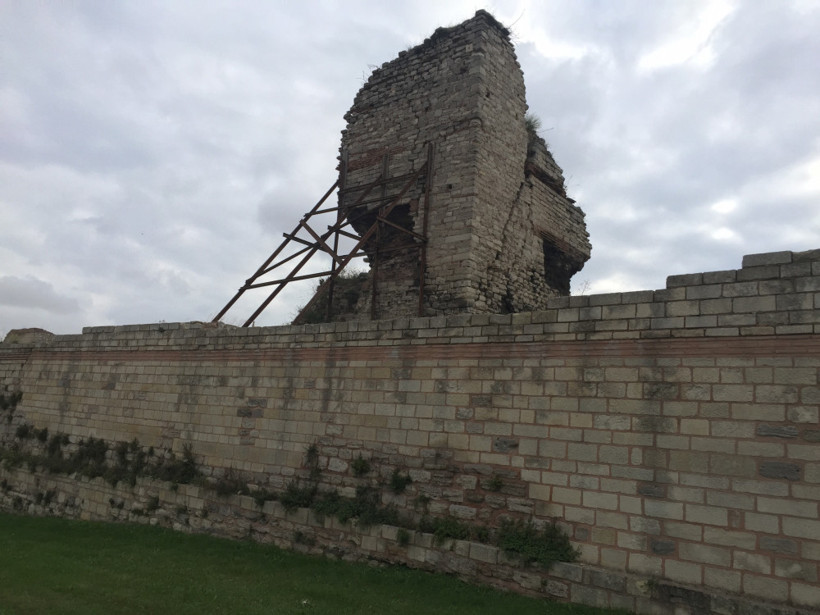 İstanbul'un mirası tarihi surlarda çökme! - Resim: 3