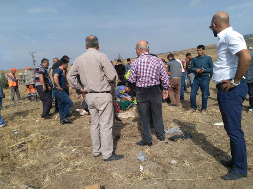 Takla atan otomobildeki anne ile bebeği öldü - Resim: 3