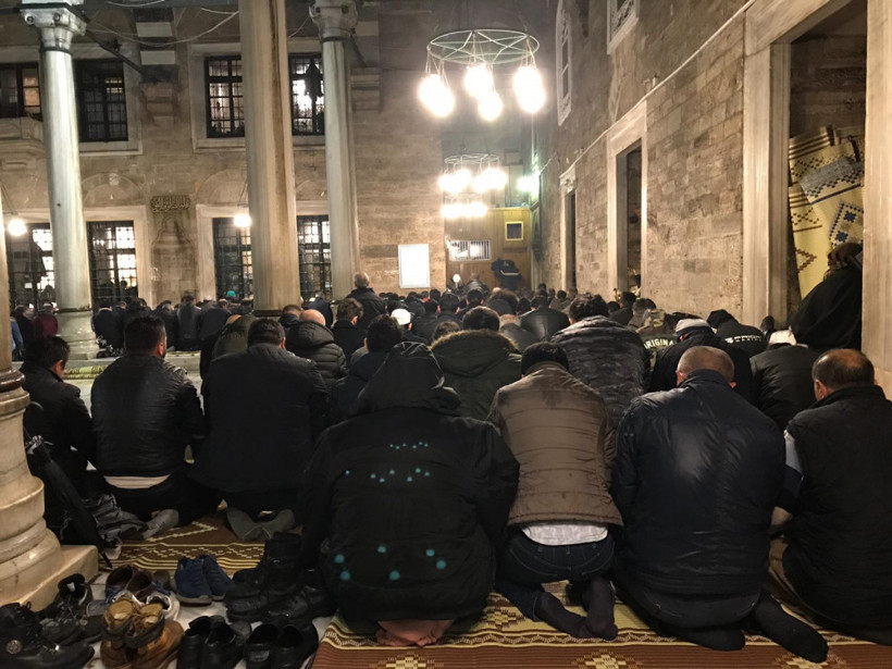 Mevlid Kandili'nde camiler doldu taştı - Resim: 3