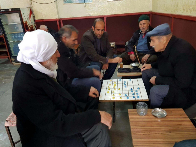 Bu çay ocağında sadece satranç ve dama oynanıyor - Resim: 1