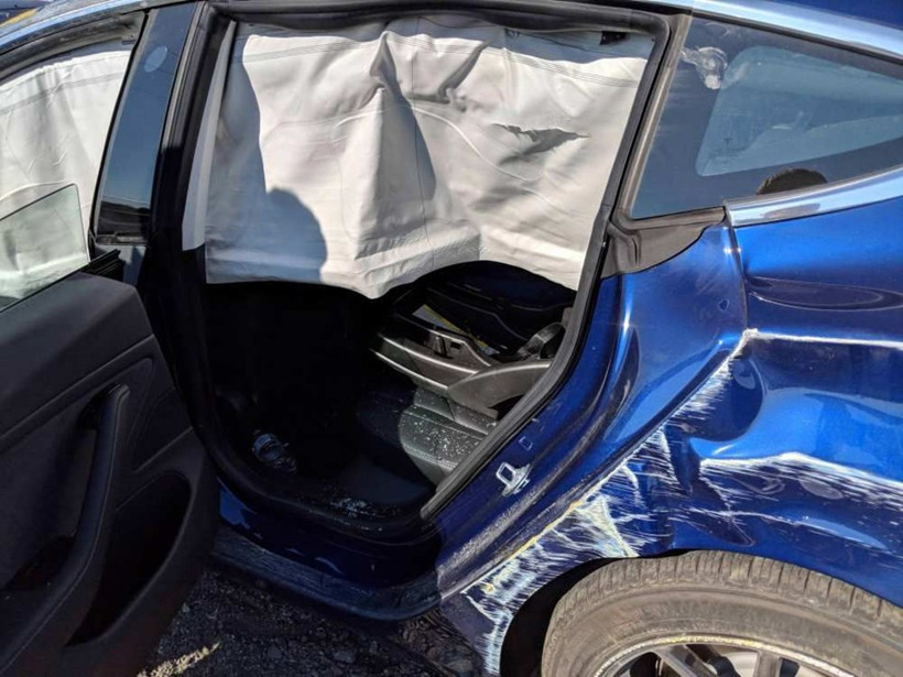 Takla atan Tesla bu hale geldi - Resim: 2