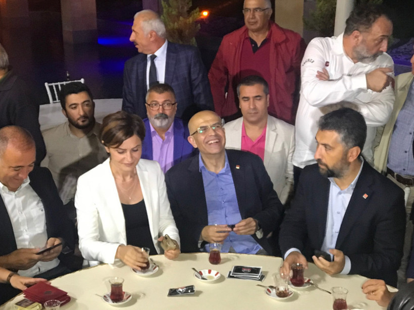 Enis Berberoğlu cezaevinden çıktı - Resim: 4