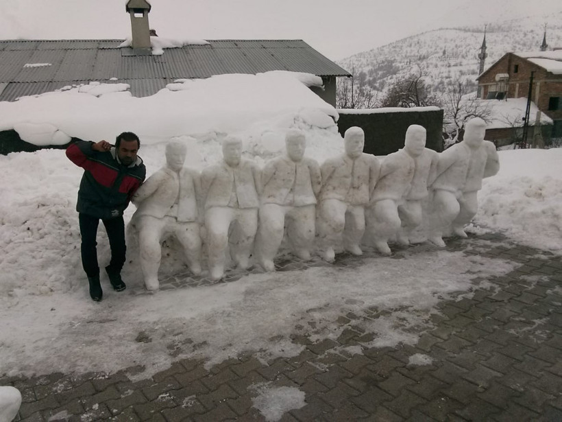 Halay çeken kardan adamlar! Yurdum insanı döktürüyor - Resim: 1