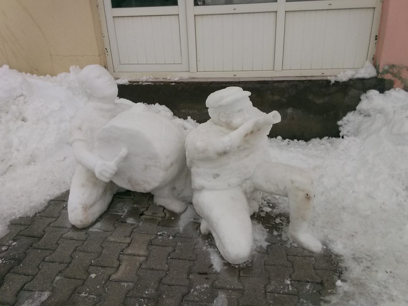 Halay çeken kardan adamlar! Yurdum insanı döktürüyor - Resim: 2