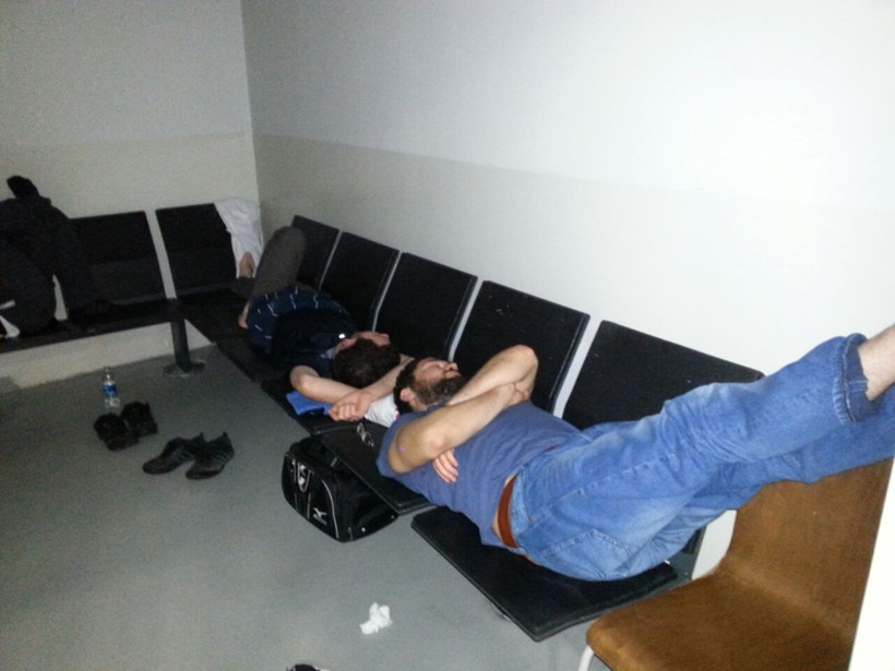 Gözaltındaki polislere kötü muamele iddiası - Resim: 1