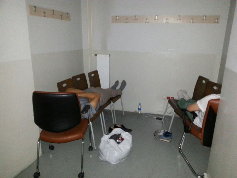 Gözaltındaki polislere kötü muamele iddiası - Resim: 2