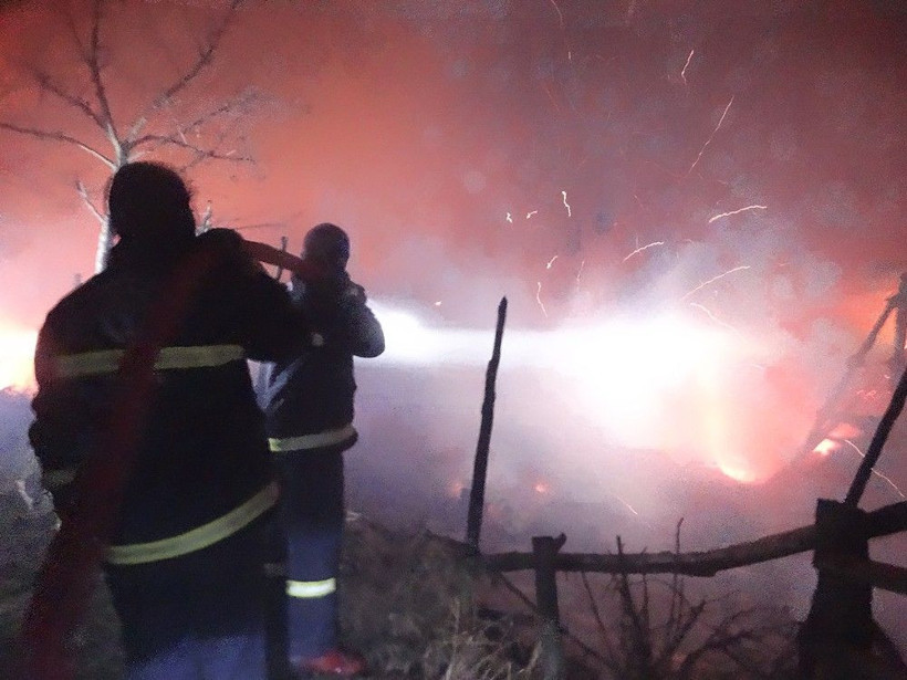 Domaniç'te ev ve ahır yangını - Resim: 4