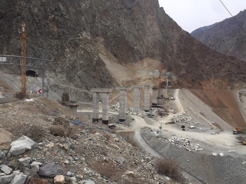 Artvin Yusufeli'nde baraj inşaatı 64 metre gövdeye ulaşıldı - Resim: 4