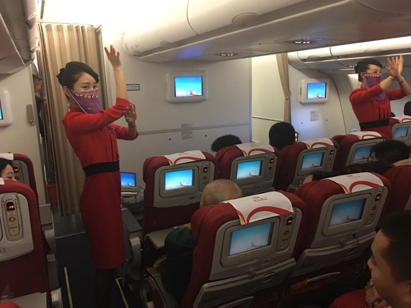 Çinli hostesler ilk Türkiye seferinde peçe takıp böyle dans etti - Resim: 3