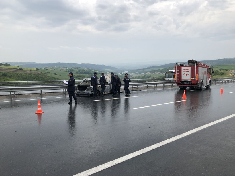 Arnavutköy'de cani adam, arabayla birlikte kadını diri diri yaktı! - Resim: 1