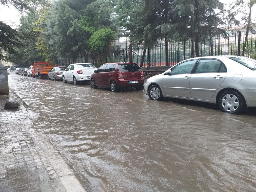 Başkent’te sağanak yağmur etkili oldu - Resim: 3