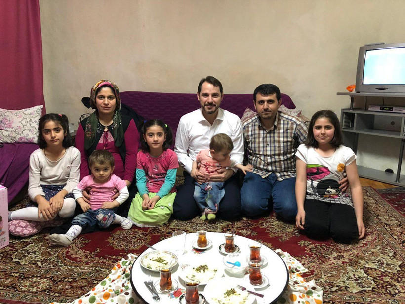 Bakan Albayrak iftarda Kılıç ailesine misafir oldu - Resim: 4