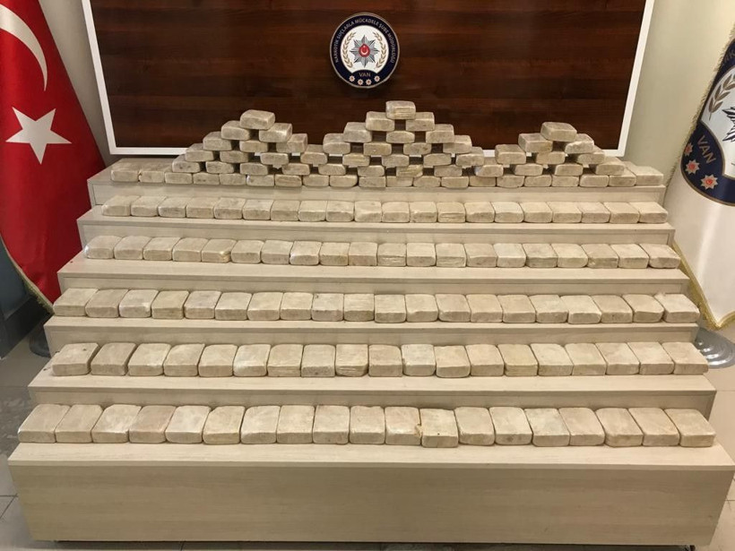 Van'da yorganların içerisinde 81 kilo eroin ele geçirildi - Resim: 3