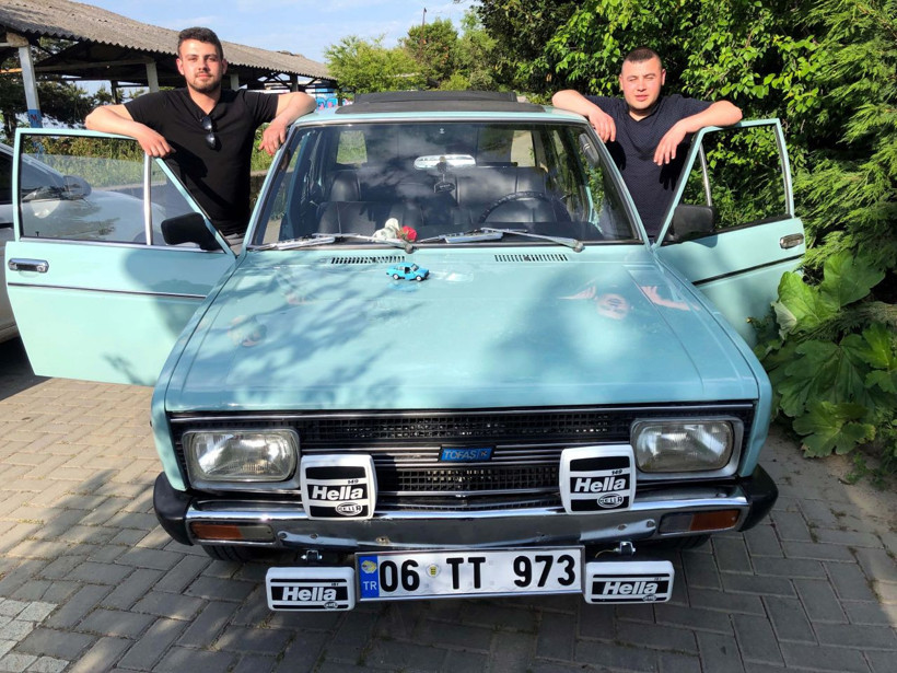 Hurda otomobili orijinal haline getirdiler görenler satın almak istiyor - Resim: 2