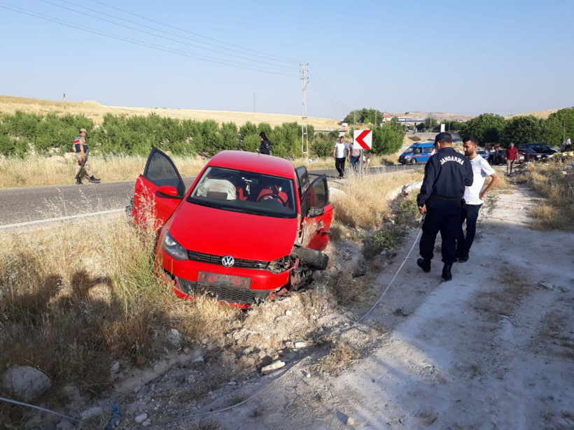 Adıyaman'da iki otomobil çarpıştı 6 kiş yaralandı - Resim: 4