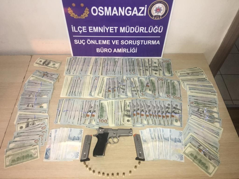 72 bin 500 dolarlık kasayı bacadan girerek patlattılar - Resim: 2