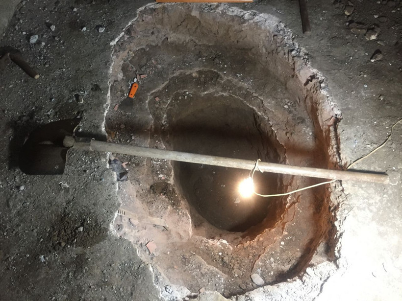 Garajını kazarken kalıntı buldu, polis ve arkeologlar harekete geçti - Resim: 1