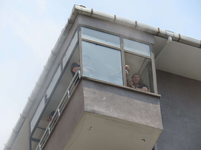 Kadıköy'de yangın! Anne-baba feci şekilde can verdi engelli oğulları kurtarıldı - Resim: 1