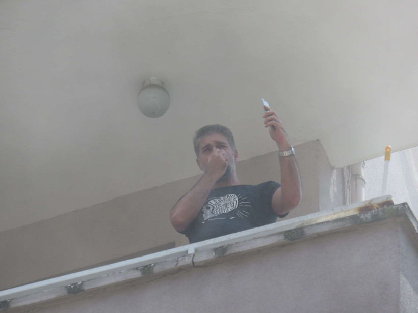 Kadıköy'de yangın! Anne-baba feci şekilde can verdi engelli oğulları kurtarıldı - Resim: 3