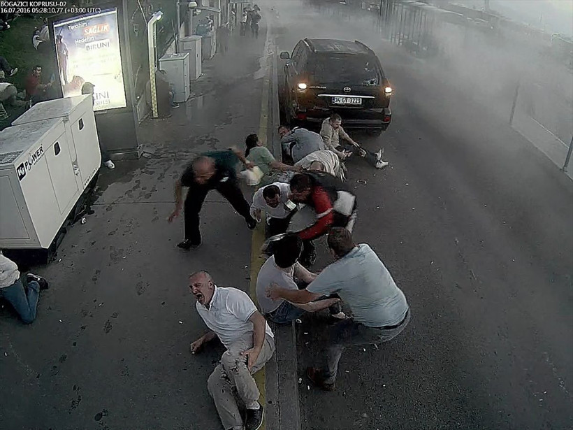 FETÖ'nün darbe girişimi gecesi! İşte İlk kez yayınlanan o fotoğraflar - Resim: 2