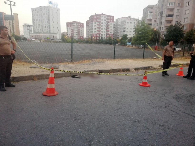 İstanbul'da genç kadının tek suçu yoldan geçmesiydi - Resim: 4