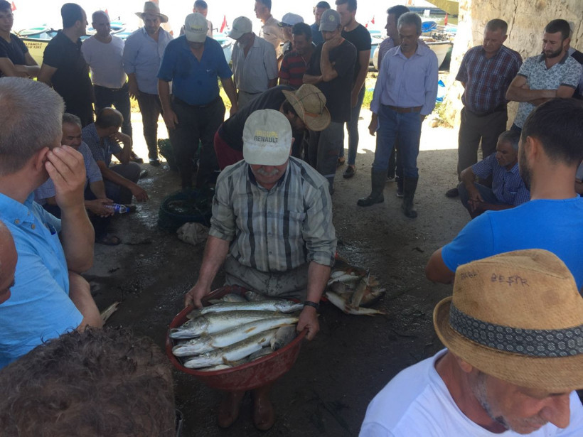 Bursa'da 100 yıldır bu iş yapılıyor! Tutulan balıklar açık artırmayla satılıyor - Resim: 2