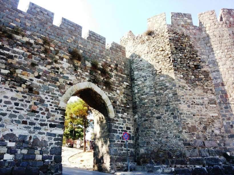 İzmir Büyükşehir Belediye Başkanı Soyer, Kadifekale'de üretici pazarı açıyor - Resim: 2