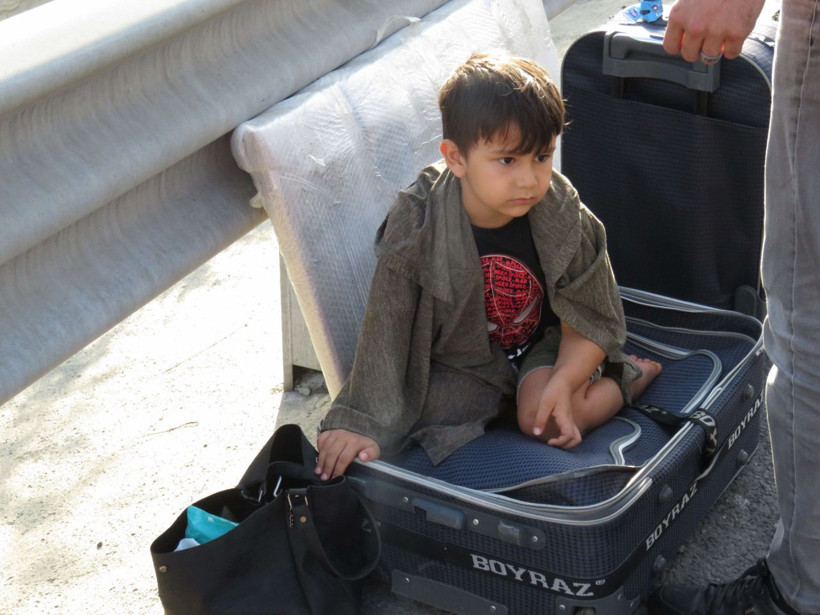 İstanbul'da yolcu otobüsü bariyerlere girdi! Yaralılar var - Resim: 3