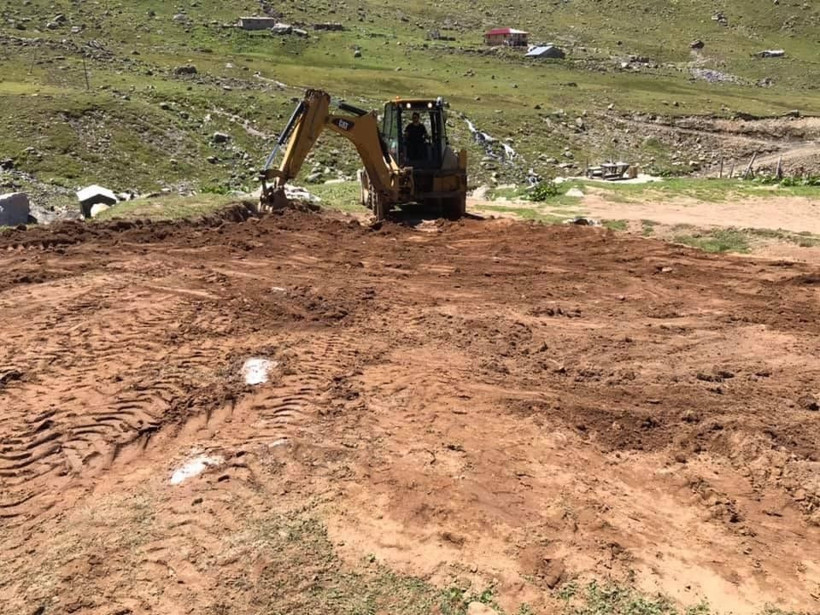Kaçak yapılara savaş açtı! Yayla yolunu taşlarla kapattı - Resim: 3