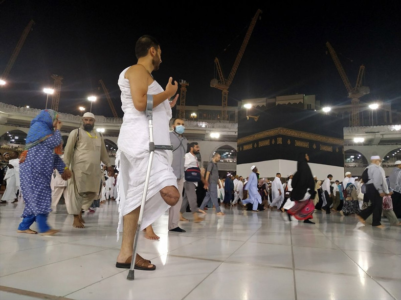 İsrail askerlerinin kurşunu ile bacağını kaybeden Naci'nin hac sevinci! - Resim: 3