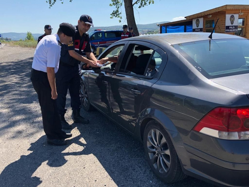 Jandarma bu kez ceza kesmedi! Bakın bu sefer ne yaptı - Resim: 4