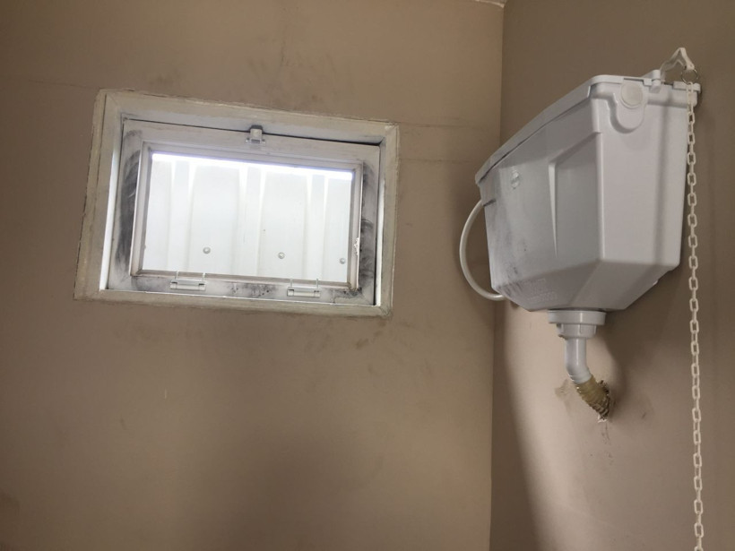 30 santimetreden girip dükkanı soydu iş yeri sahibinin elbiseleri de giyip... - Resim: 3