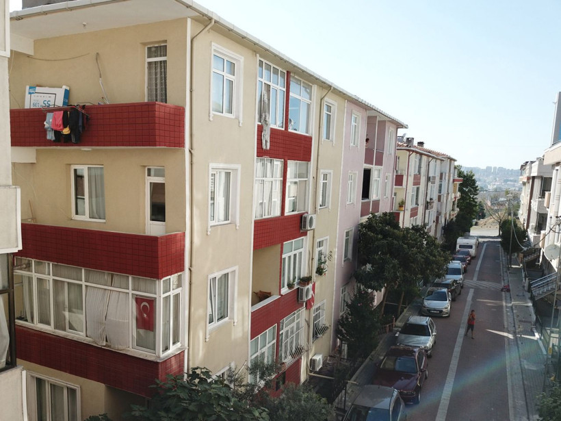 Avcılar’da kolonları çatlayan binanın tahliyesi için 4 gün süre! - Resim: 2