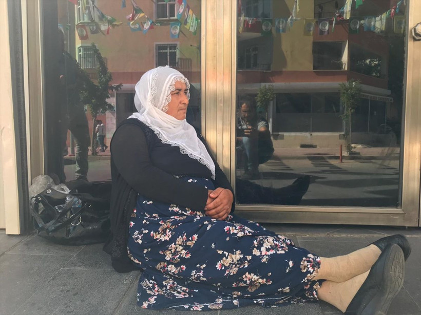 Çöpçü yapın dedim Kandil'e yolladılar! HDP önüne oturan aile anlattı - Resim: 2