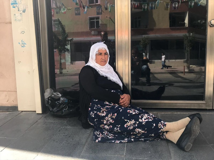 Çöpçü yapın dedim Kandil'e yolladılar! HDP önüne oturan aile anlattı - Resim: 4