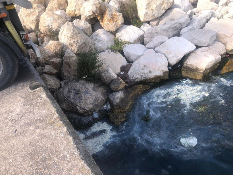 Bartın'da denize kamyonla atık boşaltırken yakalandı - Resim: 3