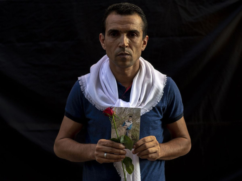 HDP önünde eylem yapan aileler böyle isyan etti! - Resim: 2