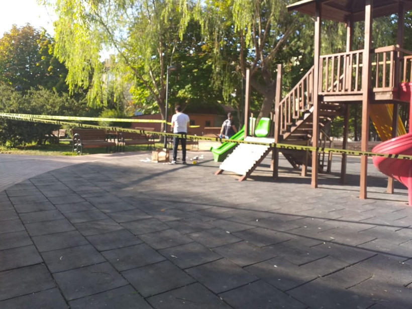 Ankara'da bir kişi eski eşini çocuğunun gözleri önünde bıçakladı - Resim: 3