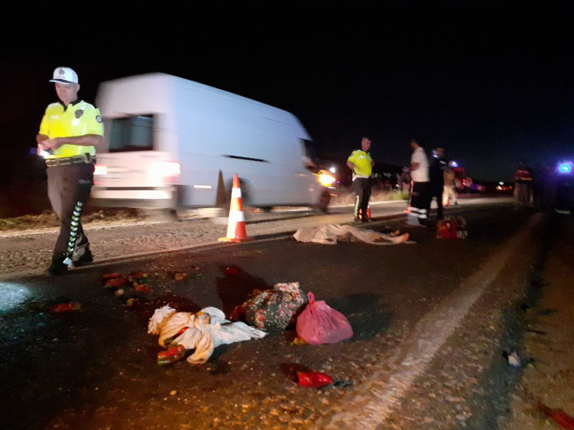 Gaziantep'te TIR ile traktör çarpıştı 1 ölü 7 yaralı - Resim: 2