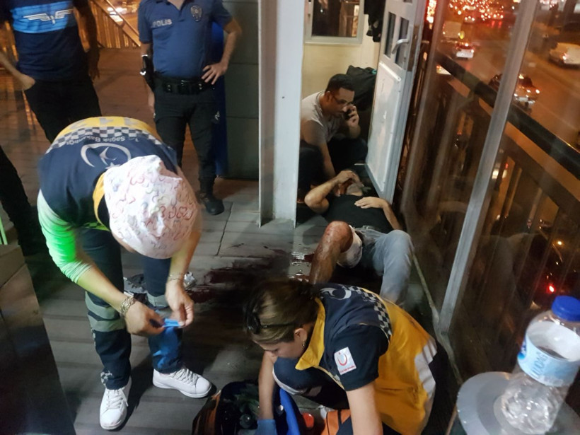 Metrobüste yer kapma tartışması kanlı bitti - Resim: 4