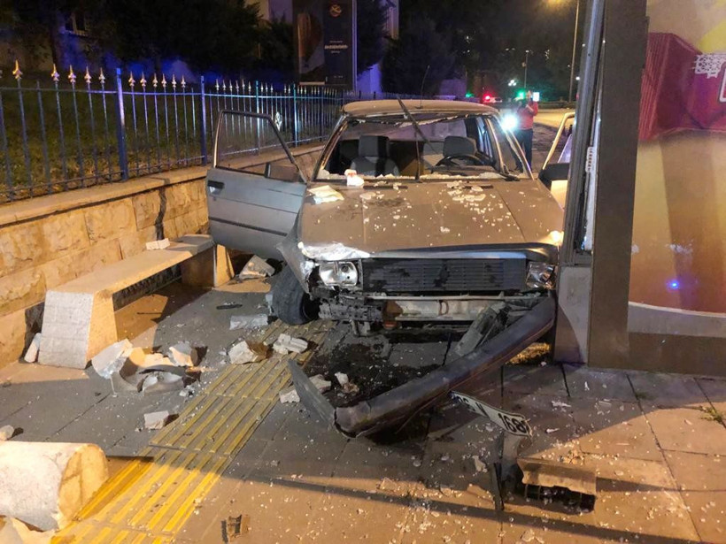 Ankara'da korkunç kaza araçta böyle görüntülendi - Resim: 2