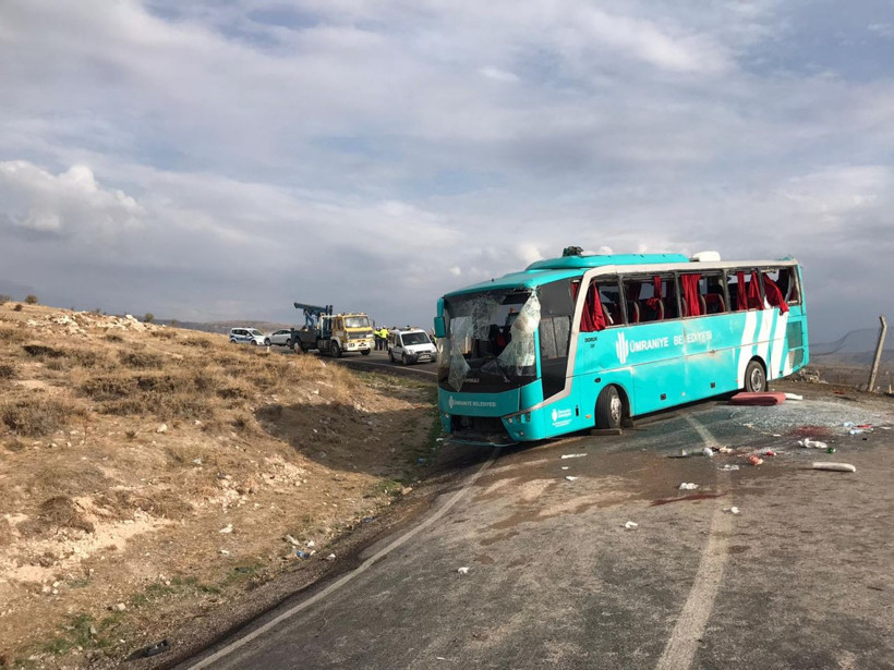 Cenazeye gidiyorlardı... Çankırı'da devrildi çok sayıda yaralı var - Resim: 3