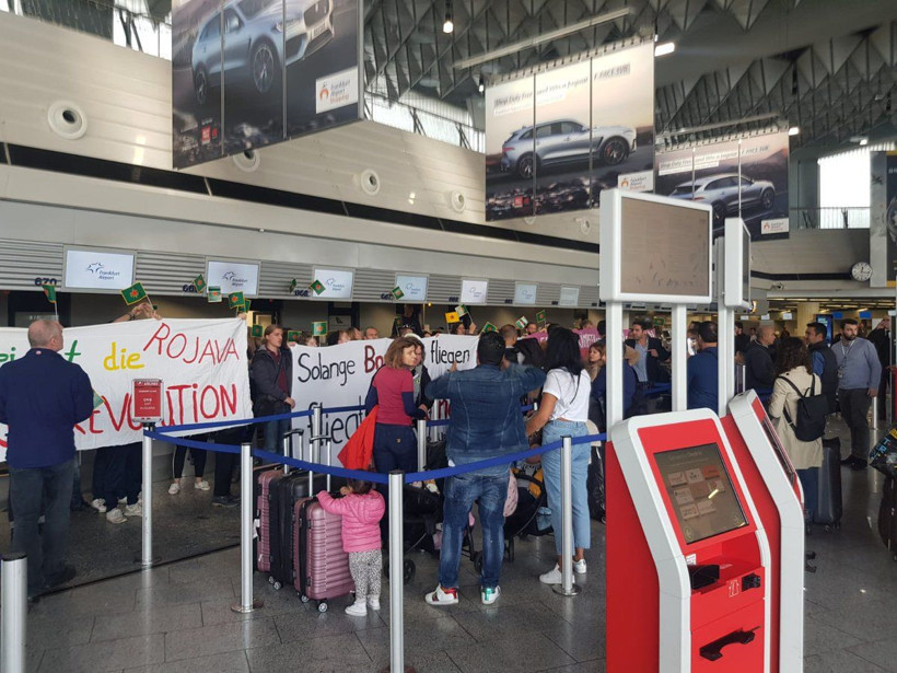 Almanya'da terör örgütü yandaşları THY gişesini işgal edip Türklere saldırdı - Resim: 3