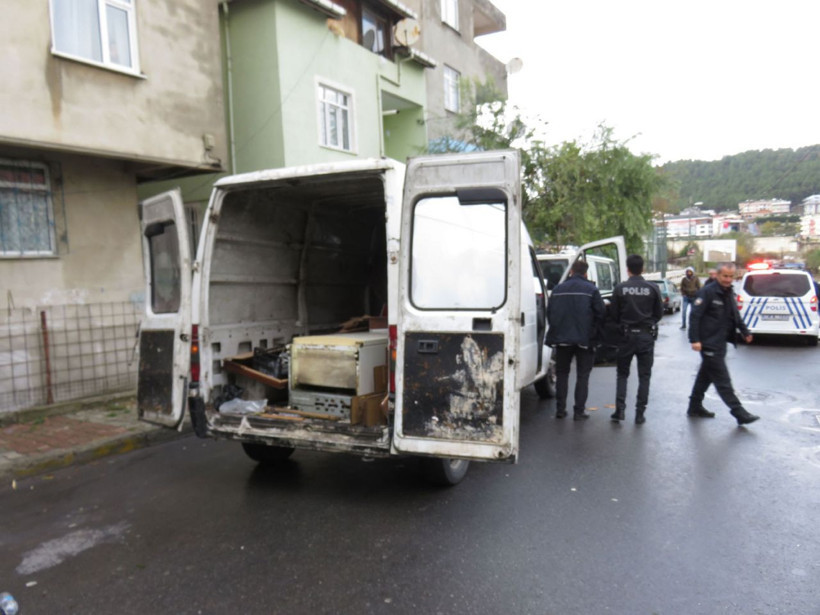 İstanbul Sarıyer’de polisten kaçan şüpheli Ümraniye’de yakalandı - Resim: 3