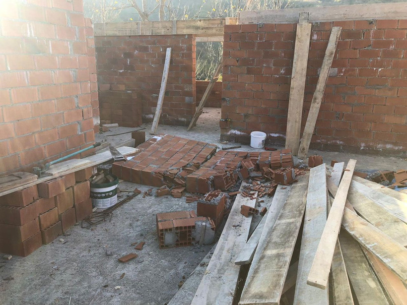 Sinop'ta yıkılan duvarın altında kalan çocuk öldü - Resim: 1