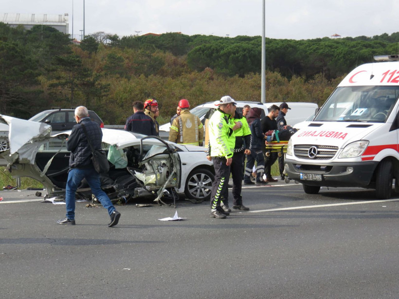 Ümraniye TEM'de korkunç kaza görenler dehşete düştü - Resim: 1