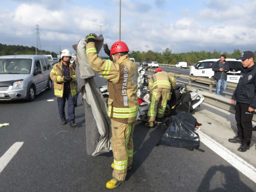 Ümraniye TEM'de korkunç kaza görenler dehşete düştü - Resim: 3