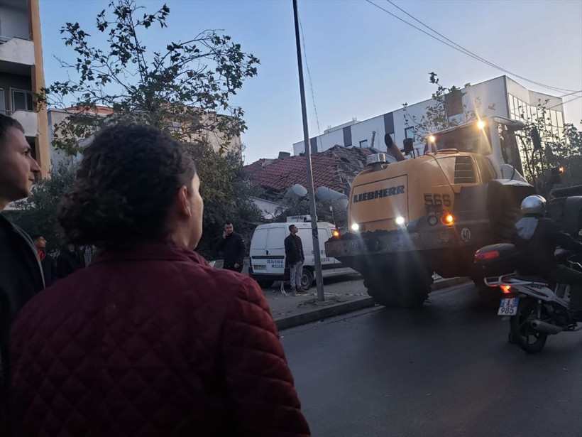 Arnavutluk'ta peş peşe iki büyük deprem! Enkaz altında çok sayıda insan ve ölüler var - Resim: 3