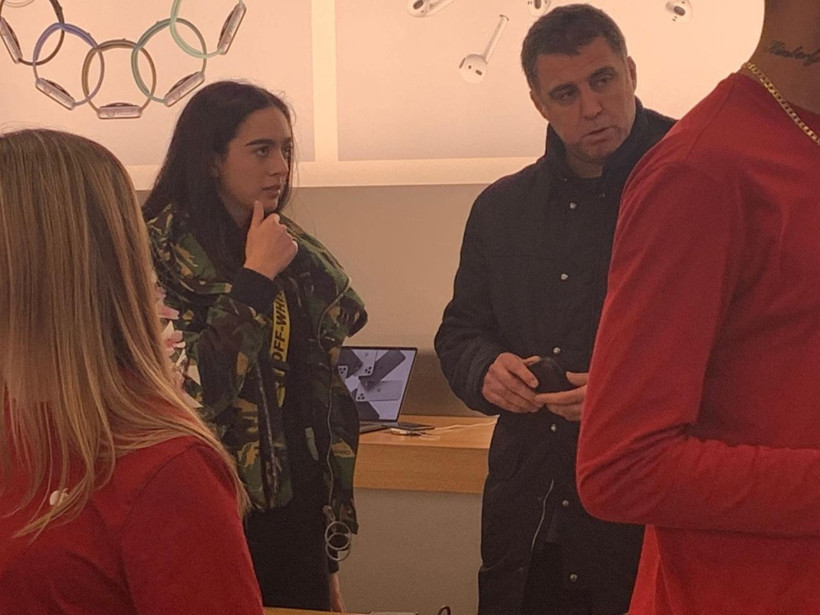 Hakan Şükür'ün yeni görüntüleri çıktı! Yanındakini herkes eşi sandı meğer... - Resim: 2